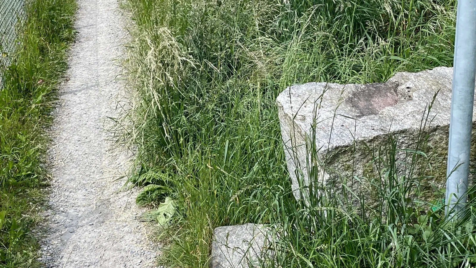 Gefahr durch Stein