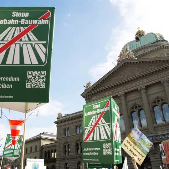 Nein zum Autobahn-Ausbau, Klimademo, 2023, Fahnen, Bundeshaus