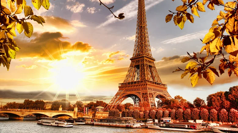Paris Eiffelturm Wettbewerb Magazin railtour