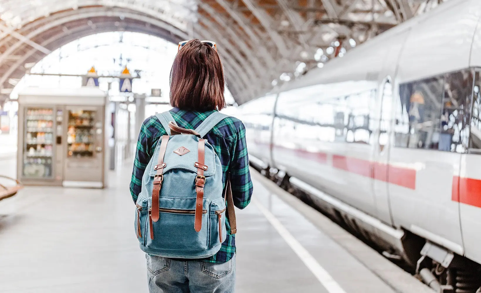 Femme Vacances Train Quai Lettre de protection